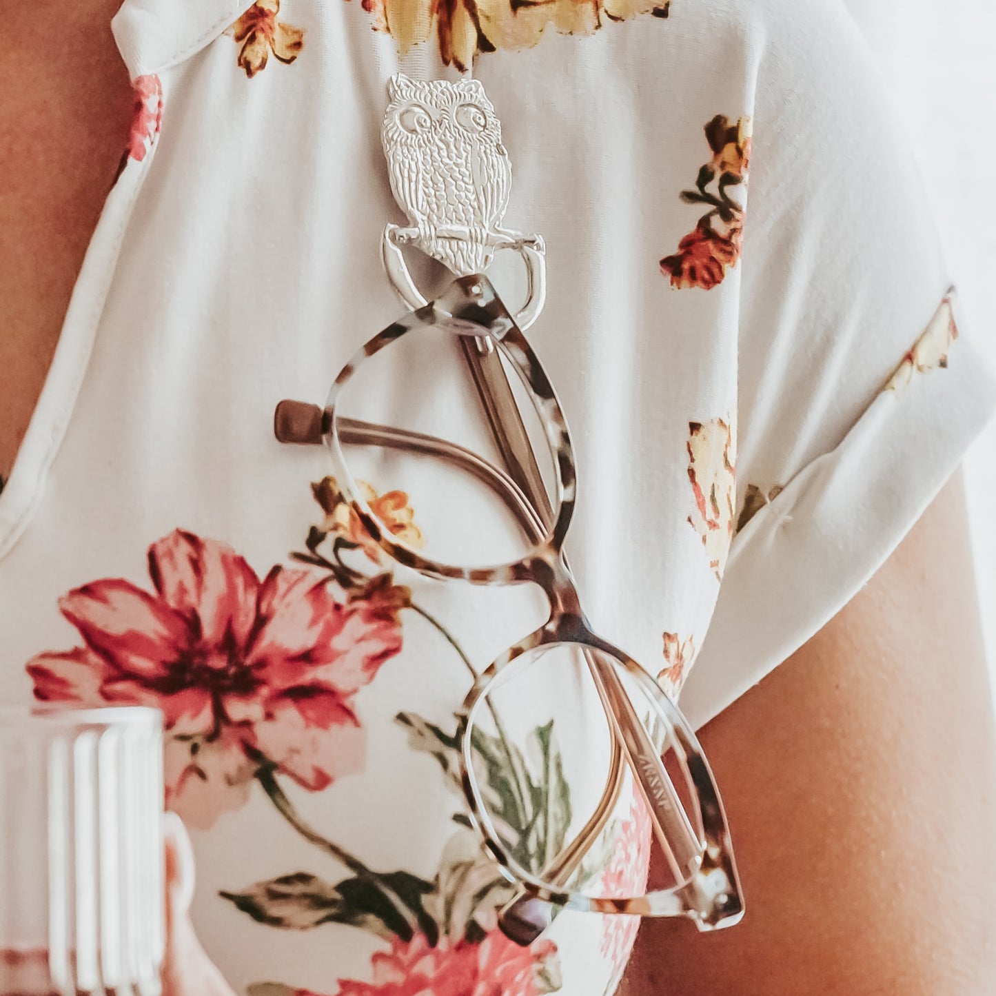 Handmade Magnetic Eyeglass Holder - Decorative Sunglass Holder