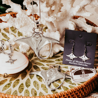 Manta Ray Pendant Necklace - Manta Ray Jewelry Gifts