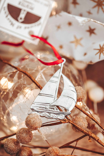 Maryland Christmas Ornaments - Sailboat - Crab - MD Travel Gift Set and Souvenirs