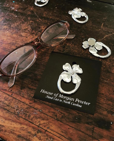 Dogwood Flower Religious Fine Pewter Eyeglass Sunglass Badge Holder Magnetic - House of Morgan Pewter